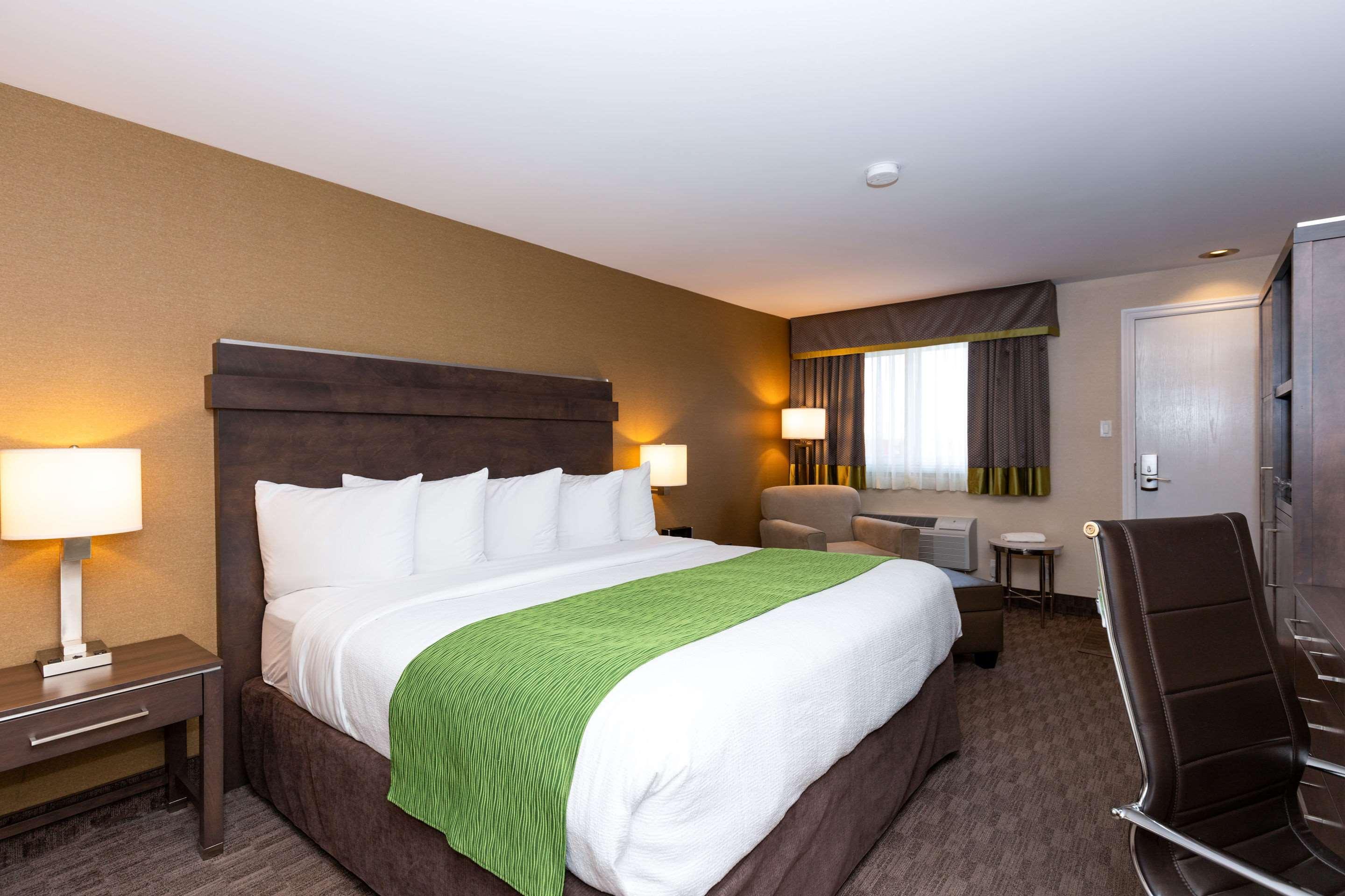 Quality Inn & Suites Матан Екстериор снимка