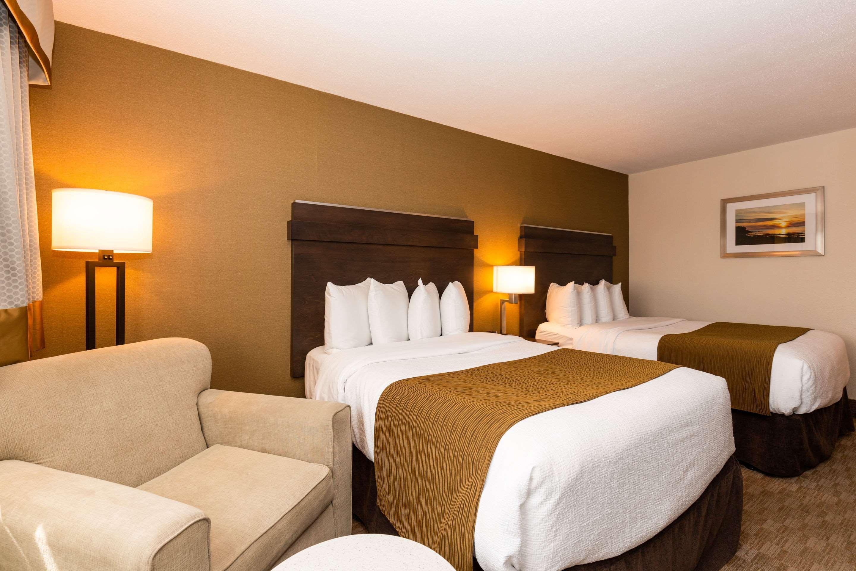 Quality Inn & Suites Матан Екстериор снимка