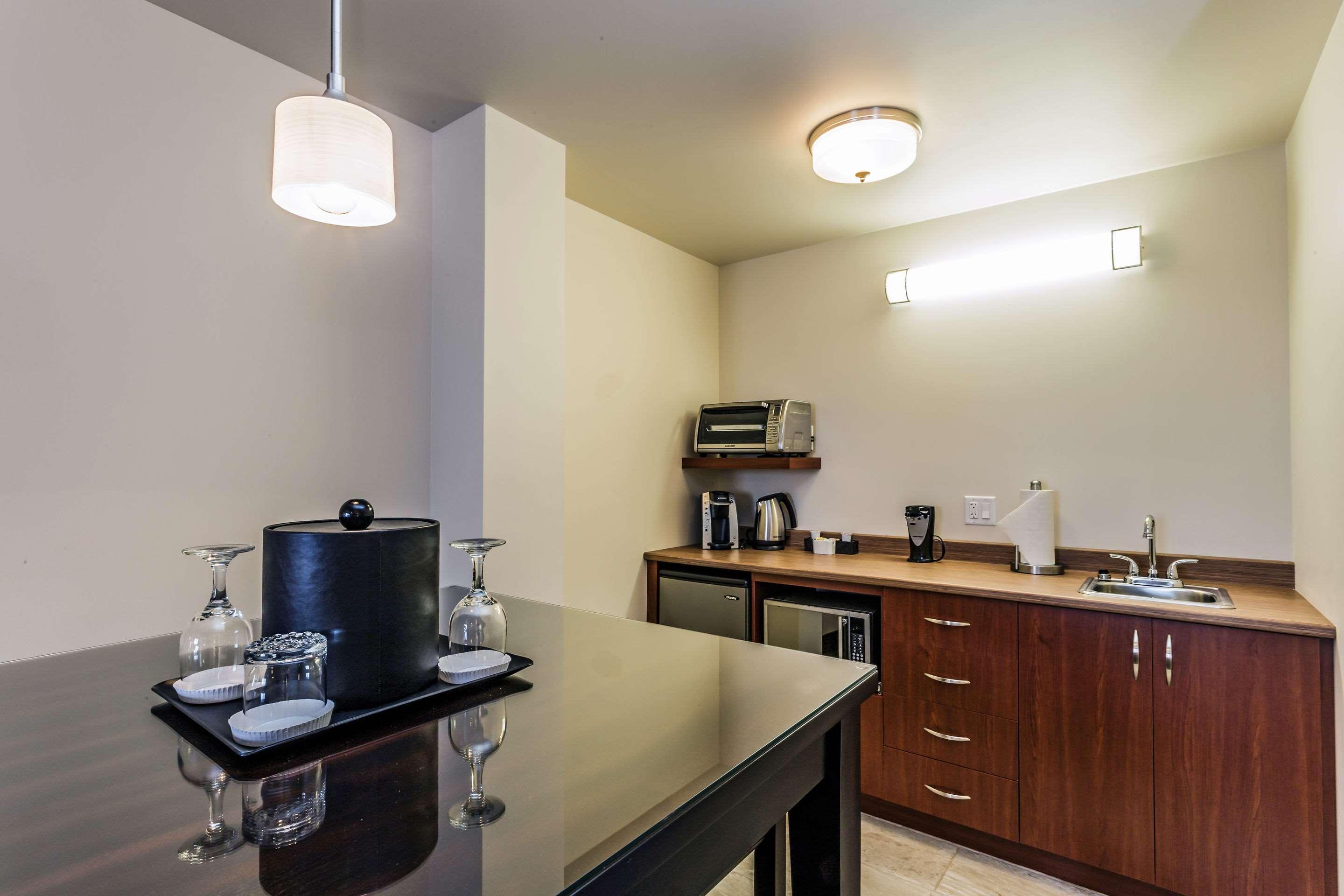 Quality Inn & Suites Матан Екстериор снимка