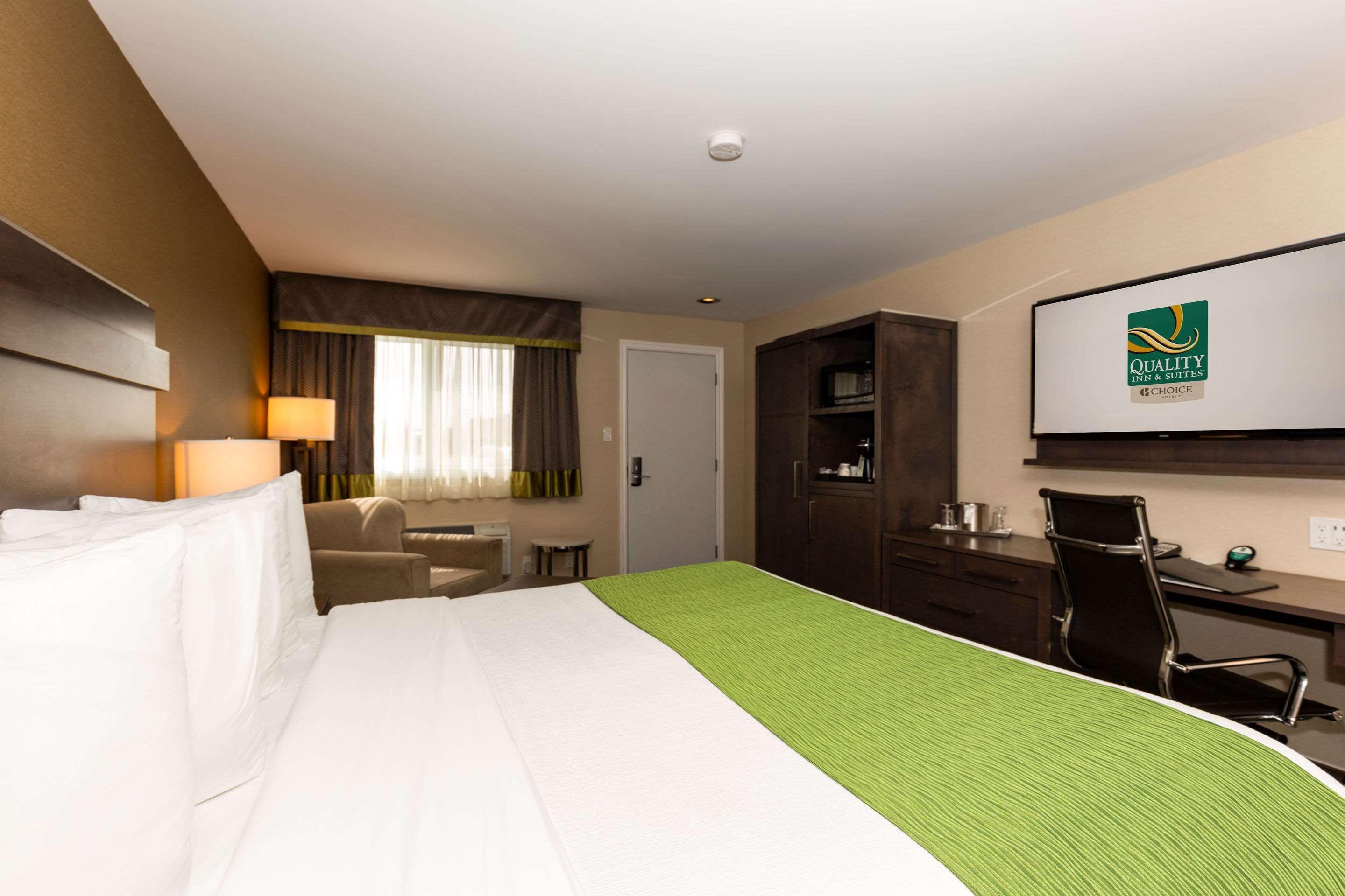 Quality Inn & Suites Матан Екстериор снимка