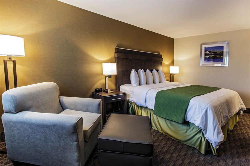 Quality Inn & Suites Матан Екстериор снимка