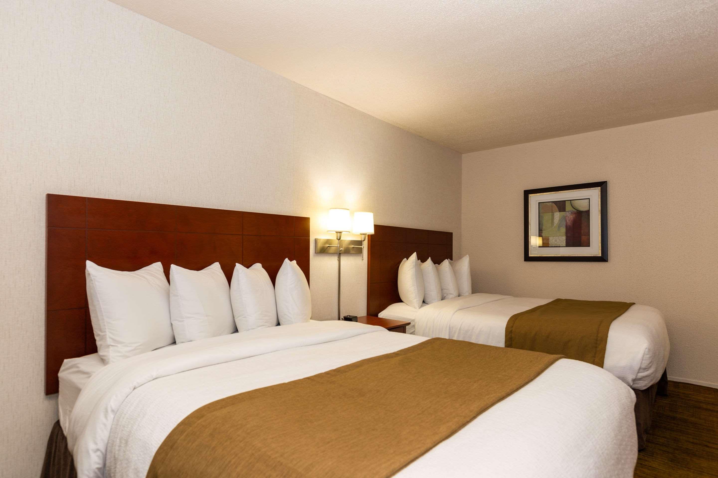 Quality Inn & Suites Матан Екстериор снимка