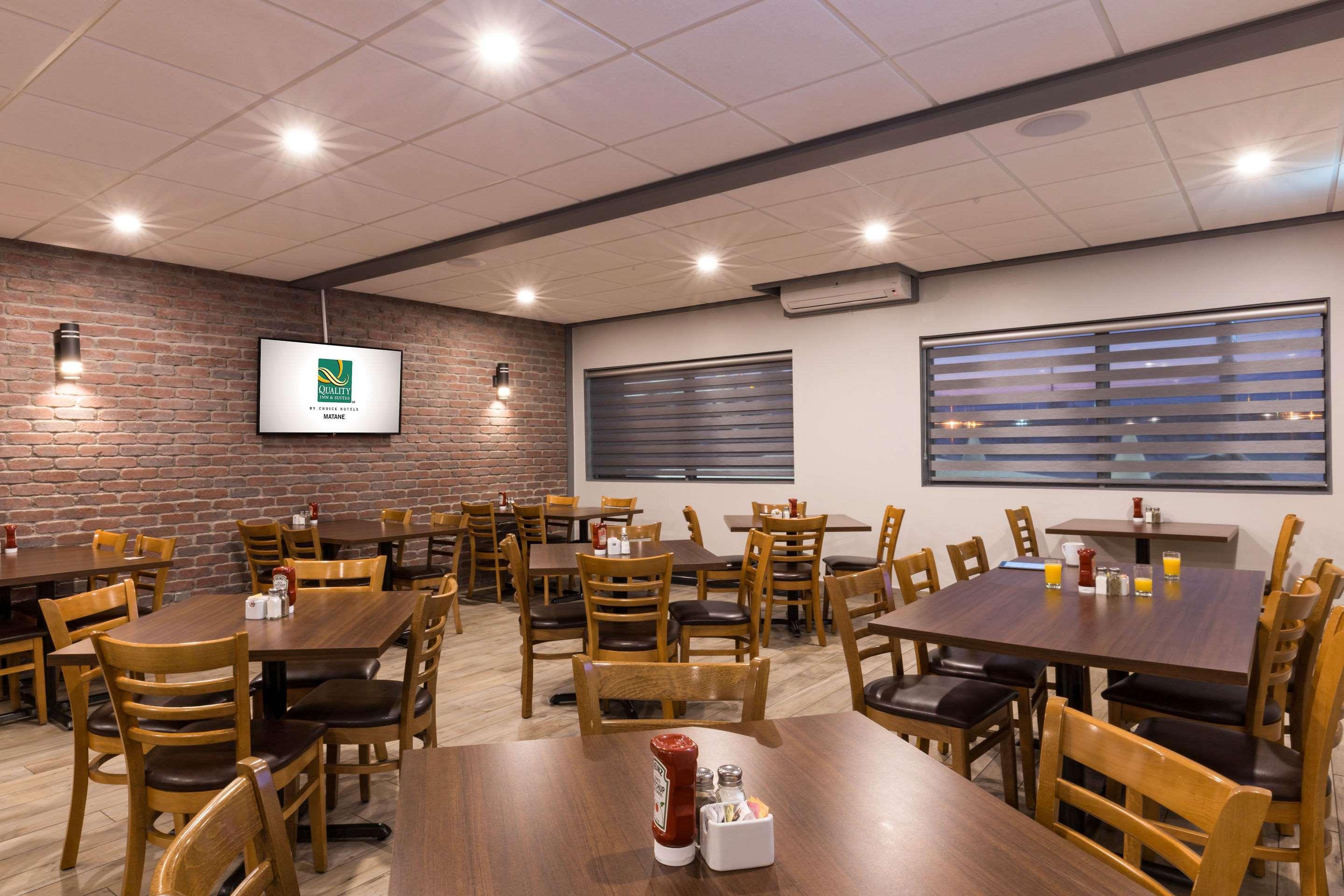 Quality Inn & Suites Матан Екстериор снимка