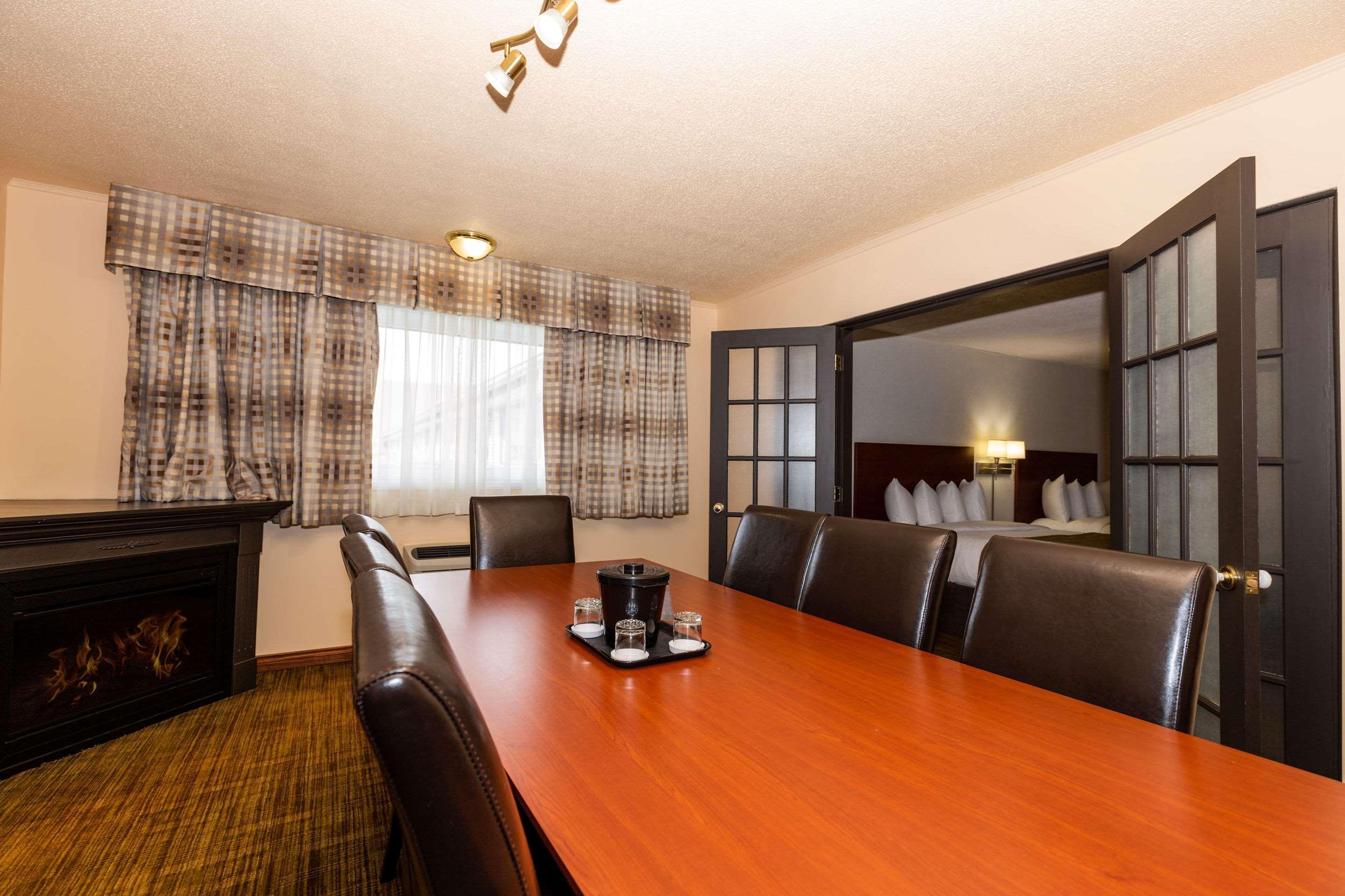 Quality Inn & Suites Матан Екстериор снимка
