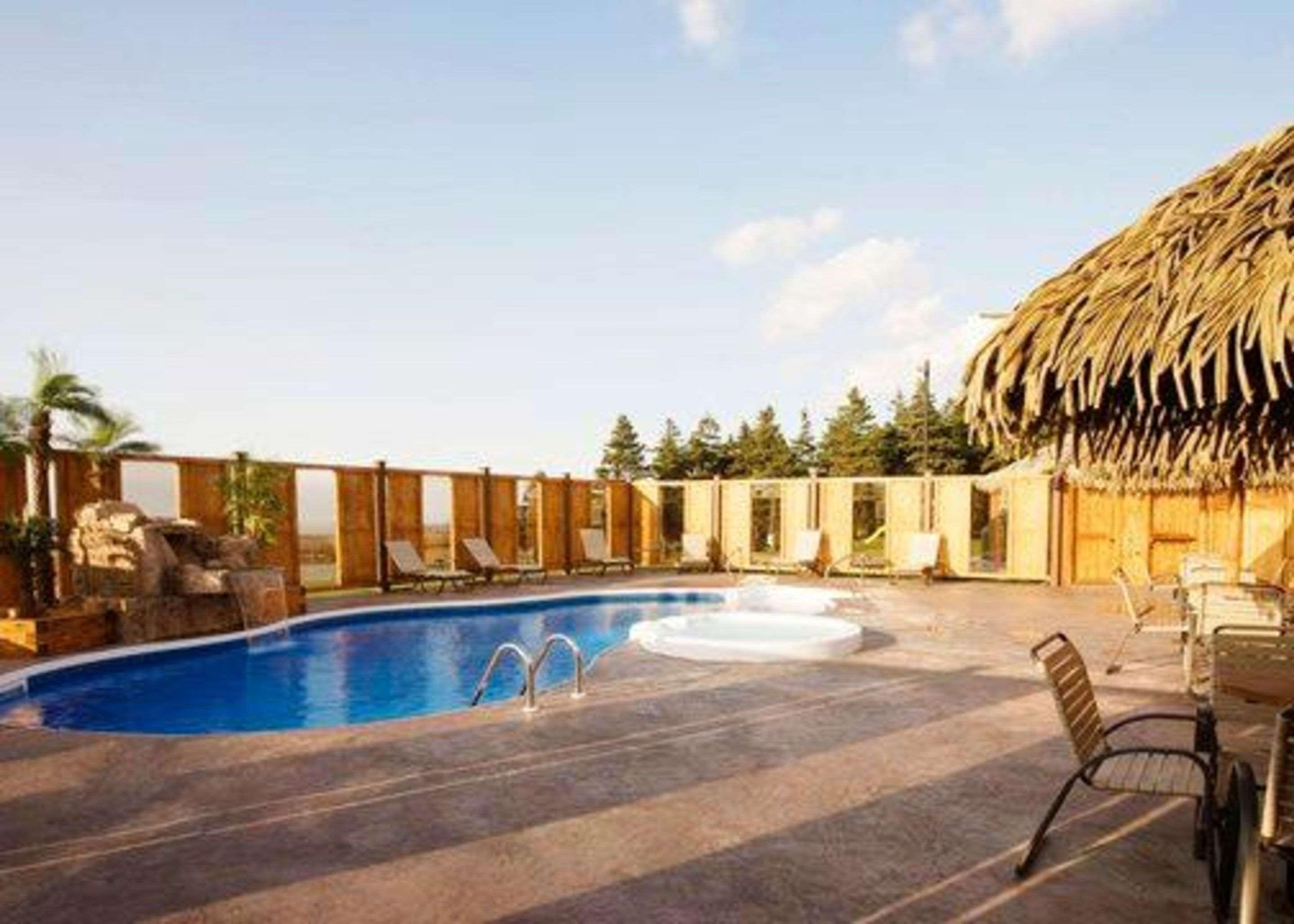 Quality Inn & Suites Матан Екстериор снимка